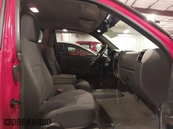 ✅ 2004 Chevrolet Colorado LS Z71 • VIN: 1GCDT196848217020 • Lot: 41353113. Listed on IAAI with 179,195 mi. Free auction sales archive from the USA and detailed vehicle history report at DreamBid. Image 5.