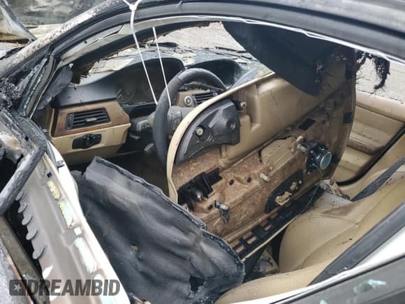 ✅ 2007 BMW 3 Series 328xi • VIN: WBAVC93567K033119 • Лот: 84010085. Опубликован ранее на Copart с пробегом Не указан. Бесплатный доступ к архиву аукционных продаж из США и подробный отчёт об истории автомобиля на DreamBid. Изображение 8.