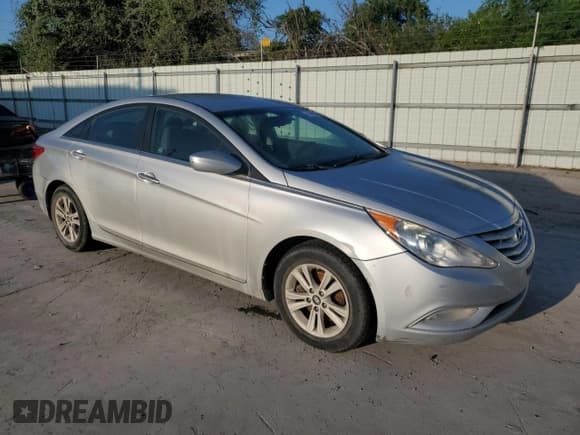 ✅ 2013 Hyundai Sonata GLS • VIN: 5NPEB4AC5DH782479 • Lot: 73492074. Listed on Copart with 149,435 mi. Free auction sales archive from the USA and detailed vehicle history report at DreamBid. Image 4.
