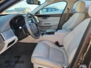 ✅ 2016 Jaguar XF 35t Premium • VIN: SAJBJ4BV8GCY18091 • Lot: 85501725. Wystawiony na Copart z przebiegiem 140 417 mil. Bezpłatny archiwum sprzedaży aukcyjnych z USA i szczegółowy raport historii pojazdu na DreamBid. Zdjęcie 7.