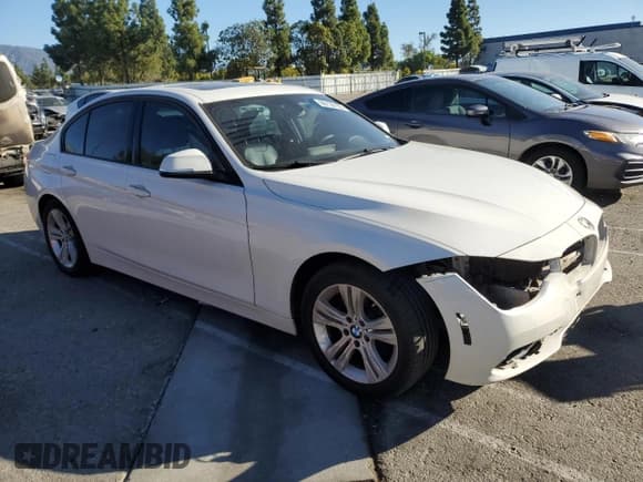 ✅ 2016 BMW 3 Series 328i xDrive • VIN: WBA8E3G53GNT76905 • Lot: 90139155. Listed on Copart with 221,815 mi. Free auction sales archive from the USA and detailed vehicle history report at DreamBid. Image 4.