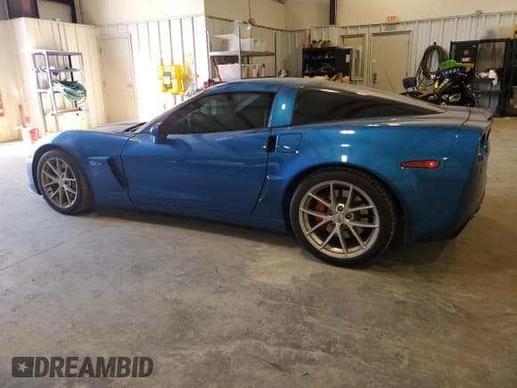 ✅ 2010 Chevrolet Corvette • VIN: 1G1YJ2DE8A5102189 • Лот: 48755725. Опубликован ранее на Copart с пробегом 21 353 миль. Бесплатный доступ к архиву аукционных продаж из США и подробный отчёт об истории автомобиля на DreamBid. Изображение 2.