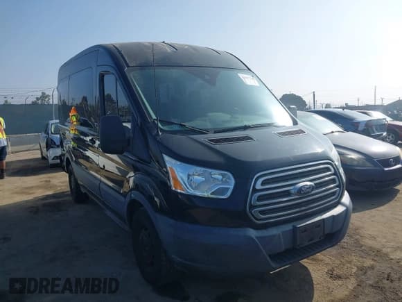 ✅ 2016 Ford Transit XL • VIN: 1FMZK1CM3GKB31942 • Lot: 42597336. Wystawiony na IAAI z przebiegiem 122 167 mil. Bezpłatny archiwum sprzedaży aukcyjnych z USA i szczegółowy raport historii pojazdu na DreamBid. Zdjęcie 1.