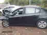 2014 Chevrolet Cruze LS z VIN 1G1PA5SH1E7336369, wystawiony jako IAAI lot #43311124 z przebiegiem 101 303 mil mil oraz . Historia ofert i sprzedaży dostępna na DreamBid. Obrazek 15.