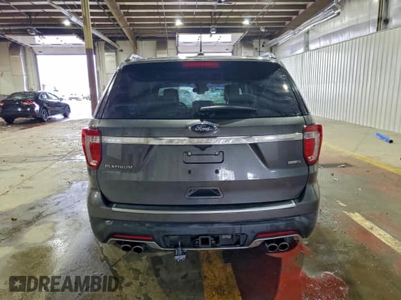 ✅ 2018 Ford Explorer Platinum • VIN: 1FM5K8HT4JGB83548 • Лот: 93612075. Опубликован ранее на Copart с пробегом 83 282 миль. Бесплатный доступ к архиву аукционных продаж из США и подробный отчёт об истории автомобиля на DreamBid. Изображение 6.