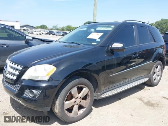 ✅ 2009 Mercedes-Benz M 350 • VIN: 4JGBB56E79A515681 • Lot: 42772583. Wystawiony na IAAI z przebiegiem 184 097 mil. Bezpłatny archiwum sprzedaży aukcyjnych z USA i szczegółowy raport historii pojazdu na DreamBid. Zdjęcie 2.