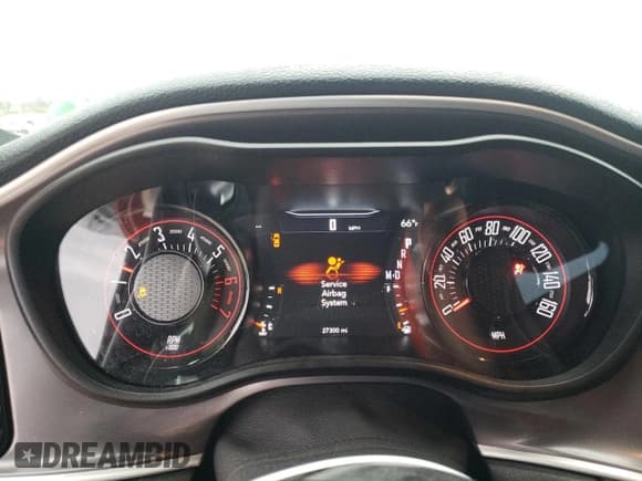 ✅ 2021 Dodge Challenger R/T • VIN: 2C3CDZBT7MH680613 • Lot: 48864744. Wystawiony na Copart z przebiegiem 27 300 mil. Bezpłatny archiwum sprzedaży aukcyjnych z USA i szczegółowy raport historii pojazdu na DreamBid. Zdjęcie 9.