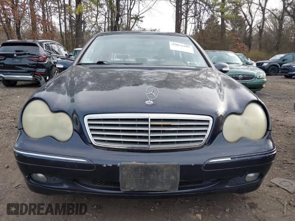 ✅ 2001 Mercedes-Benz C 320 • VIN: WDBRF64JX1F076513 • Lot: 43872207. Wystawiony na IAAI z przebiegiem 134 609 mil. Bezpłatny archiwum sprzedaży aukcyjnych z USA i szczegółowy raport historii pojazdu na DreamBid. Zdjęcie 6.