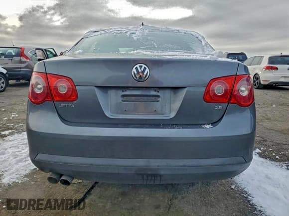 ✅ 2006 Volkswagen Jetta 2.5L • VIN: 3VWSF71K76M805464 • Лот: 95839245. Опубликован ранее на Copart с пробегом 220 572 миль. Бесплатный доступ к архиву аукционных продаж из США и подробный отчёт об истории автомобиля на DreamBid. Изображение 6.