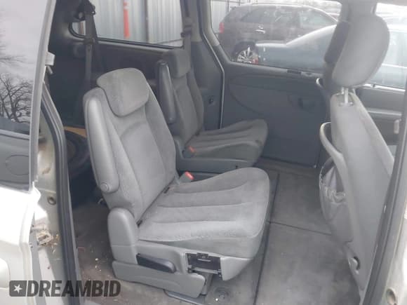 ✅ 2005 Dodge Caravan SXT • VIN: 2D4GP44LX5R335000 • Lot: 43877984. Wystawiony na IAAI z przebiegiem 231 874 mil. Bezpłatny archiwum sprzedaży aukcyjnych z USA i szczegółowy raport historii pojazdu na DreamBid. Zdjęcie 8.