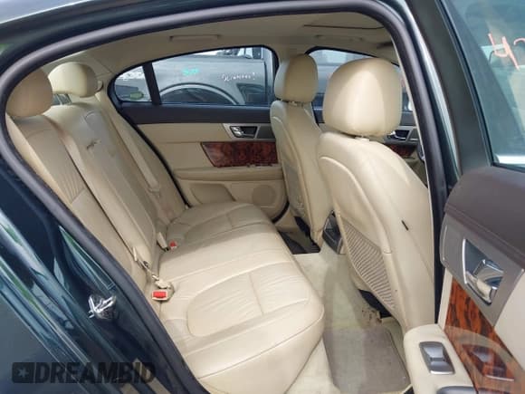 ✅ 2009 Jaguar XF Luxury • VIN: SAJWA05B89HR32609 • Lot: 42515288. Listed on IAAI with 197,260 mi. Free auction sales archive from the USA and detailed vehicle history report at DreamBid. Image 8.