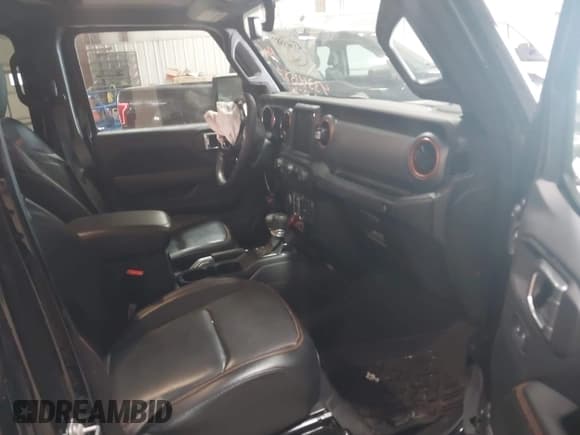 ✅ 2021 Jeep Gladiator Mojave • VIN: 1C6JJTEG4ML537524 • Lot: 43343587. Wystawiony na IAAI z przebiegiem 67 902 mil. Bezpłatny archiwum sprzedaży aukcyjnych z USA i szczegółowy raport historii pojazdu na DreamBid. Zdjęcie 5.