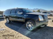 ✅ 2008 Cadillac Escalade • VIN: 1GYFK46868R272370 • Lot: 90130145. Listed on Copart with 176,443 mi. Free auction sales archive from the USA and detailed vehicle history report at DreamBid. Image 4.