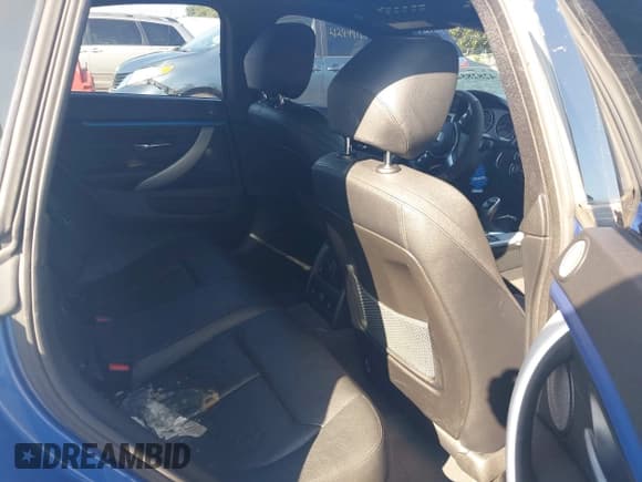 ✅ 2017 BMW 4 Series 430i xDrive • VIN: WBA4F9C34HG812878 • Lot: 42828524. Wystawiony na IAAI z przebiegiem 76 984 mil. Bezpłatny archiwum sprzedaży aukcyjnych z USA i szczegółowy raport historii pojazdu na DreamBid. Zdjęcie 8.