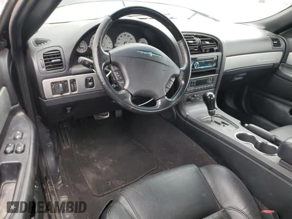 ✅ 2005 Ford Thunderbird Deluxe • VIN: 1FAHP60A25Y103624 • Лот: 58043635. Опубликован ранее на Copart с пробегом 121 881 миль. Бесплатный доступ к архиву аукционных продаж из США и подробный отчёт об истории автомобиля на DreamBid. Изображение 8.