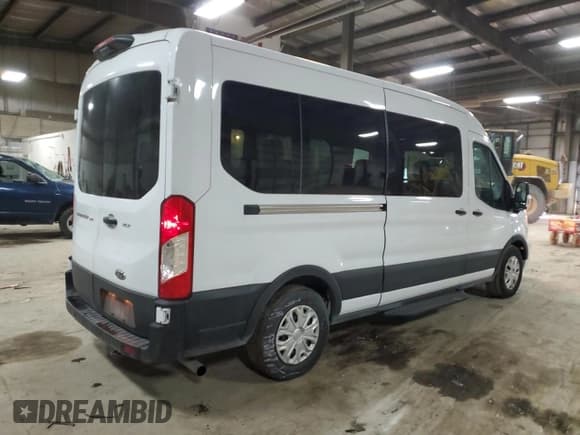 ✅ 2022 Ford Transit Passenger XL • VIN: 1FBAX2C82NKA78986 • Lot: 42490795. Wystawiony na Copart z przebiegiem 63 246 mil. Bezpłatny archiwum sprzedaży aukcyjnych z USA i szczegółowy raport historii pojazdu na DreamBid. Zdjęcie 3.