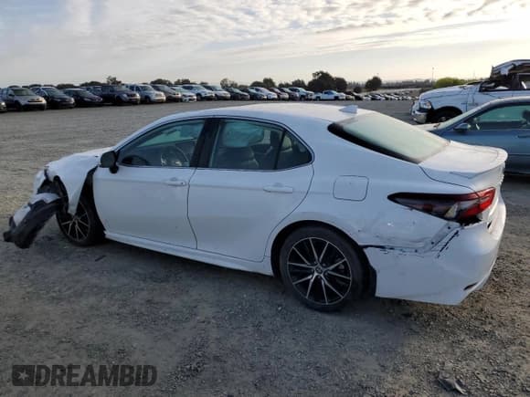 ✅ 2023 Toyota Camry SE • VIN: 4T1S11AK0PU787459 • Лот: 82373255. Опубликован ранее на Copart с пробегом 13 147 миль. Бесплатный доступ к архиву аукционных продаж из США и подробный отчёт об истории автомобиля на DreamBid. Изображение 2.