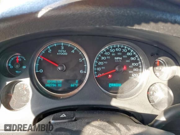 ✅ 2011 Chevrolet Tahoe LS • VIN: 1GNSCAE04BR335430 • Лот: 91711275. Опубликован ранее на Copart с пробегом 142 786 миль. Бесплатный доступ к архиву аукционных продаж из США и подробный отчёт об истории автомобиля на DreamBid. Изображение 9.