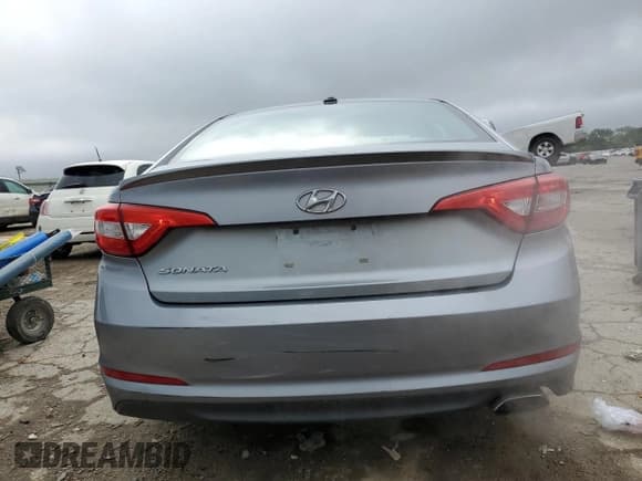 ✅ 2015 Hyundai Sonata SE • VIN: 5NPE24AF8FH149228 • Lot: 57872515. Wystawiony na Copart z przebiegiem 136 628 mil. Bezpłatny archiwum sprzedaży aukcyjnych z USA i szczegółowy raport historii pojazdu na DreamBid. Zdjęcie 6.