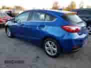 2018 Chevrolet Cruze LT z VIN 3G1BE6SM7JS600448, wystawiony jako Copart lot #67552912 z przebiegiem 32 815 mil mil oraz . Historia ofert i sprzedaży dostępna na DreamBid. Obrazek 2.