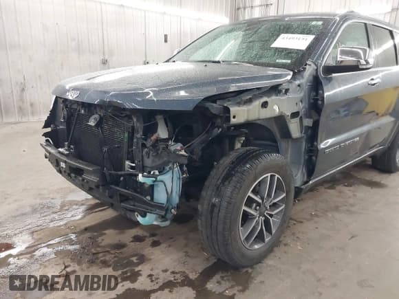 ✅ 2019 Jeep Grand Cherokee Limited • VIN: 1C4RJFBG5KC750755 • Lot: 43493151. Listed on IAAI with 102,660 mi. Free auction sales archive from the USA and detailed vehicle history report at DreamBid. Image 6.