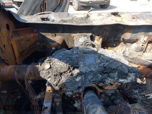 2013 Hyundai Santa Fe Sport z VIN 5XYZU3LA3DG080346, wystawiony jako IAAI lot #42392145 z przebiegiem Nie podano mil oraz . Historia ofert i sprzedaży dostępna na DreamBid. Obrazek 7.