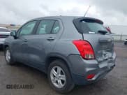 ✅ 2020 Chevrolet Trax LS • VIN: 3GNCJKSB9LL159716 • Lot: 43704981. Wystawiony na IAAI z przebiegiem 84 930 mil. Bezpłatny archiwum sprzedaży aukcyjnych z USA i szczegółowy raport historii pojazdu na DreamBid. Zdjęcie 3.