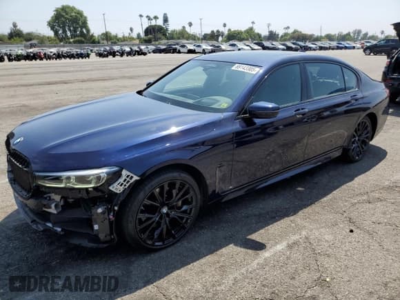 ✅ 2022 BMW 7 Series 740i • VIN: WBA7T2C05NCJ43929 • Лот: 69143305. Опубликован ранее на Copart с пробегом 28 559 миль. Бесплатный доступ к архиву аукционных продаж из США и подробный отчёт об истории автомобиля на DreamBid. Изображение 1.