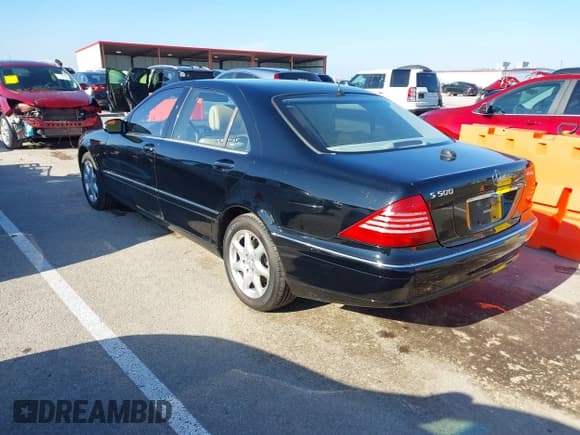 ✅ 2005 Mercedes-Benz S 500 • VIN: WDBNG84J15A446855 • Лот: 41137066. Опубликован ранее на IAAI с пробегом 147 939 миль. Бесплатный доступ к архиву аукционных продаж из США и подробный отчёт об истории автомобиля на DreamBid. Изображение 3.