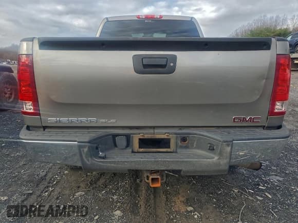 ✅ 2012 GMC Sierra 1500 SLE • VIN: 1GTR2VE73CZ221211 • Лот: 94522475. Опубликован ранее на Copart с пробегом 201 777 миль. Бесплатный доступ к архиву аукционных продаж из США и подробный отчёт об истории автомобиля на DreamBid. Изображение 6.