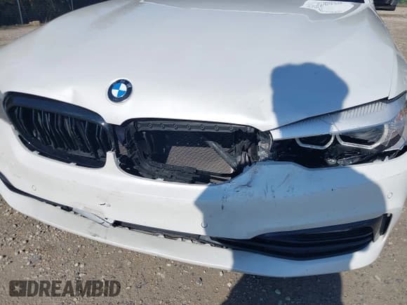 ✅ 2018 BMW 5 Series 540i xDrive • VIN: WBAJE7C59JG892017 • Lot: 42556936. Listed on IAAI with 55,170 mi. Free auction sales archive from the USA and detailed vehicle history report at DreamBid. Image 17.