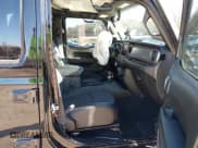 ✅ 2023 Jeep Gladiator Freedom • VIN: 1C6JJTAG3PL518294 • Lot: 41165125. Wystawiony na IAAI z przebiegiem 19 082 mil. Bezpłatny archiwum sprzedaży aukcyjnych z USA i szczegółowy raport historii pojazdu na DreamBid. Zdjęcie 5.