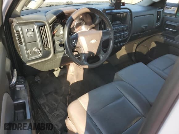 ✅ 2015 Chevrolet Silverado 2500HD Work Truck • VIN: 1GC0CUEG6FZ105103 • Lot: 81688685. Wystawiony na Copart z przebiegiem Nie podano. Bezpłatny archiwum sprzedaży aukcyjnych z USA i szczegółowy raport historii pojazdu na DreamBid. Zdjęcie 8.