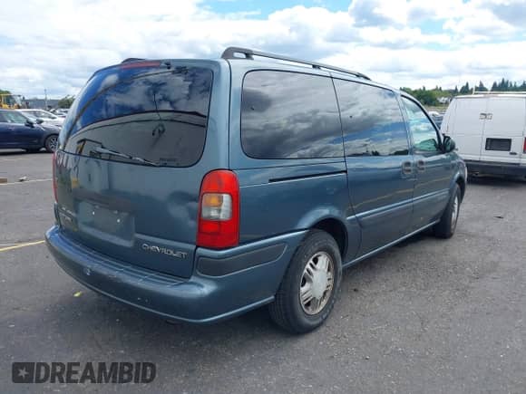 2005 Chevrolet Venture LS z VIN 1GNDV23EX5D100832, wystawiony jako IAAI lot #42888933 z przebiegiem 34 005 mil mil oraz . Historia ofert i sprzedaży dostępna na DreamBid. Obrazek 4.