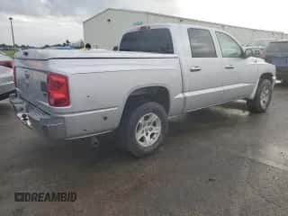 2006 Dodge Dakota SLT z VIN 1D7HE48N26S664461, wystawiony jako Copart lot #75167334 z przebiegiem 93 432 mil mil oraz Nie do naprawy • Non repairable. Historia ofert i sprzedaży dostępna na DreamBid. Obrazek 3.
