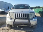 ✅ 2009 Jeep Liberty Rocky Mountain • VIN: 1J8GN28K69W510311 • Lot: 69541965. Wystawiony na Copart z przebiegiem 175 284 mil. Bezpłatny archiwum sprzedaży aukcyjnych z USA i szczegółowy raport historii pojazdu na DreamBid. Zdjęcie 5.