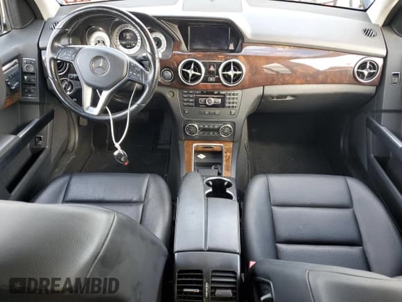 ✅ 2015 Mercedes-Benz GLK 350 • VIN: WDCGG8JB6FG438282 • Лот: 84364245. Опубликован ранее на Copart с пробегом 66 757 миль. Бесплатный доступ к архиву аукционных продаж из США и подробный отчёт об истории автомобиля на DreamBid. Изображение 8.