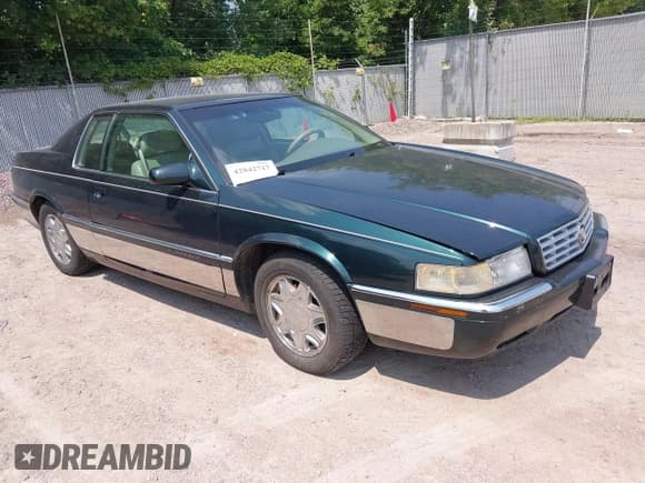 ✅ 1999 Cadillac Eldorado • VIN: 1G6EL12Y4XU611094 • Lot: 42842717. Wystawiony na IAAI z przebiegiem 223 135 mil. Bezpłatny archiwum sprzedaży aukcyjnych z USA i szczegółowy raport historii pojazdu na DreamBid. Zdjęcie 1.
