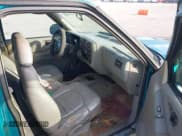 ✅ 1996 Chevrolet Blazer • VIN: 1GNDT13W0T2126213 • Лот: 43607689. Опубликован ранее на IAAI с пробегом 278 071 миль. Бесплатный доступ к архиву аукционных продаж из США и подробный отчёт об истории автомобиля на DreamBid. Изображение 5.