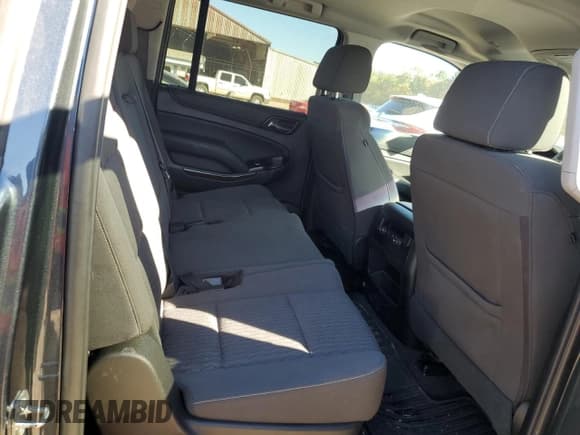 ✅ 2019 Chevrolet Suburban LS • VIN: 1GNSCGKC1KR383002 • Lot: 91615545. Wystawiony na Copart z przebiegiem 103 525 mil. Bezpłatny archiwum sprzedaży aukcyjnych z USA i szczegółowy raport historii pojazdu na DreamBid. Zdjęcie 10.