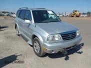 ✅ 2002 Suzuki XL7 Standard • VIN: JS3TX92V124127536 • Lot: 43177465. Wystawiony na IAAI z przebiegiem 150 765 mil. Bezpłatny archiwum sprzedaży aukcyjnych z USA i szczegółowy raport historii pojazdu na DreamBid. Zdjęcie 1.