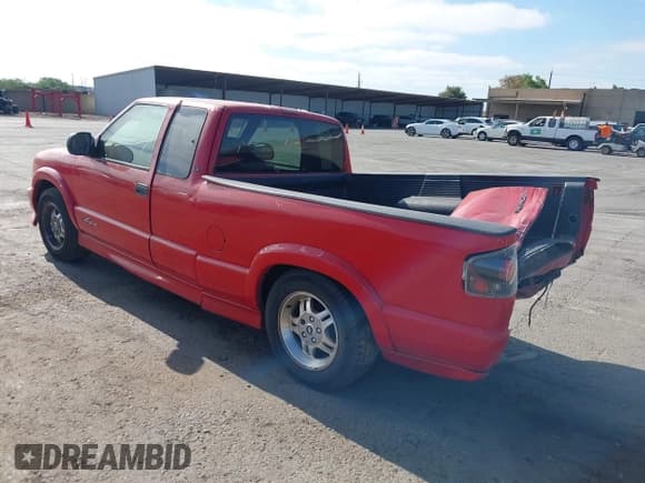 ✅ 2002 Chevrolet S-10 • VIN: 1GCCS19W528163655 • Лот: 39418531. Опубликован ранее на IAAI с пробегом 268 397 миль. Бесплатный доступ к архиву аукционных продаж из США и подробный отчёт об истории автомобиля на DreamBid. Изображение 3.
