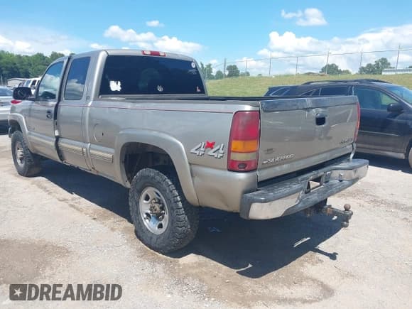 ✅ 2001 Chevrolet Silverado 2500HD LS • VIN: 1GCHK29U71E248247 • Лот: 42774273. Опубликован ранее на IAAI с пробегом 343 169 миль. Бесплатный доступ к архиву аукционных продаж из США и подробный отчёт об истории автомобиля на DreamBid. Изображение 3.