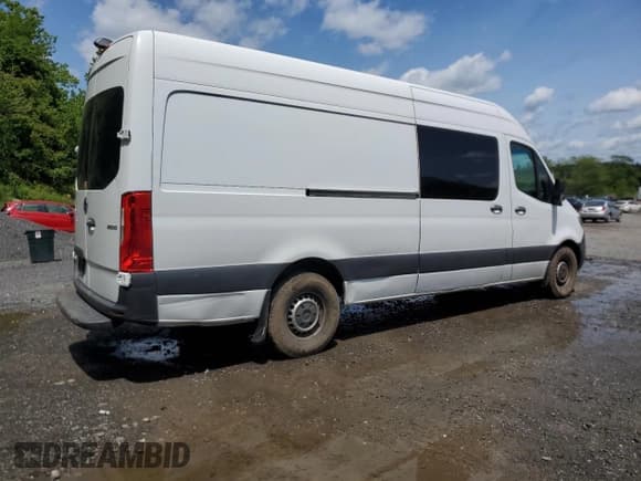 ✅ 2021 Mercedes-Benz Sprinter Cargo • VIN: W1Y4DCHY6MT047373 • Лот: 59143235. Опубликован ранее на Copart с пробегом 102 139 миль. Бесплатный доступ к архиву аукционных продаж из США и подробный отчёт об истории автомобиля на DreamBid. Изображение 3.