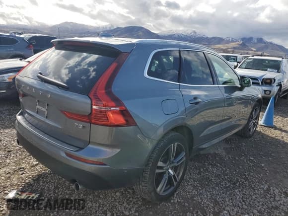 ✅ 2018 Volvo XC60 Momentum • VIN: LYV102RK0JB088167 • Lot: 43752725. Listed on Copart with 42,890 mi. Free auction sales archive from the USA and detailed vehicle history report at DreamBid. Image 3.