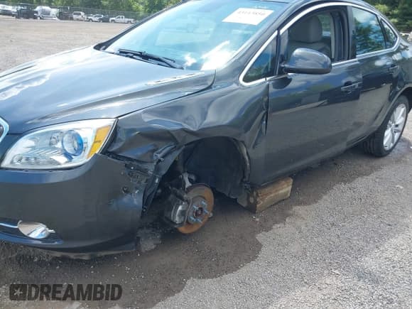 ✅ 2016 Buick Verano Convenience Group • VIN: 1G4PR5SK4G4117157 • Lot: 43113850. Wystawiony na IAAI z przebiegiem 90 618 mil. Bezpłatny archiwum sprzedaży aukcyjnych z USA i szczegółowy raport historii pojazdu na DreamBid. Zdjęcie 6.