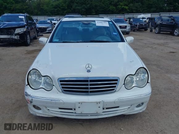 ✅ 2005 Mercedes-Benz C 230 Kompressor • VIN: WDBRF40J35F721079 • Lot: 42603785. Wystawiony na IAAI z przebiegiem 160 392 mil. Bezpłatny archiwum sprzedaży aukcyjnych z USA i szczegółowy raport historii pojazdu na DreamBid. Zdjęcie 6.