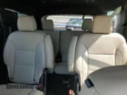 ✅ 2023 Chevrolet Traverse LT Cloth • VIN: 1GNERGKW7PJ292618 • Lot: 85705635. Wystawiony na Copart z przebiegiem 22 915 mil. Bezpłatny archiwum sprzedaży aukcyjnych z USA i szczegółowy raport historii pojazdu na DreamBid. Zdjęcie 10.