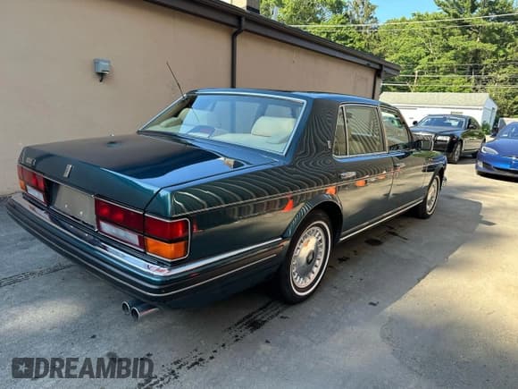 ✅ 1997 Rolls-Royce Silver Spur • VIN: SCAZN19C3VCX59072 • Lot: 81083365. Wystawiony na Copart z przebiegiem 26 202 mil. Bezpłatny archiwum sprzedaży aukcyjnych z USA i szczegółowy raport historii pojazdu na DreamBid. Zdjęcie 4.