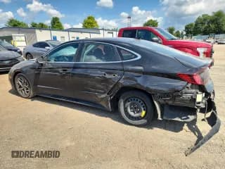 ✅ 2020 Hyundai Sonata SEL • VIN: 5NPEL4JAXLH051895 • Лот: 68696705. Опубликован ранее на Copart с пробегом 87 558 миль. Бесплатный доступ к архиву аукционных продаж из США и подробный отчёт об истории автомобиля на DreamBid. Изображение 2.